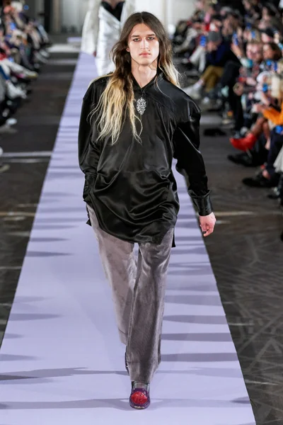 Look 22